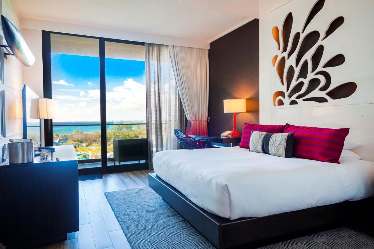 Kimpton Seafire Resort + Spa By Ihg West Bay Exterior foto